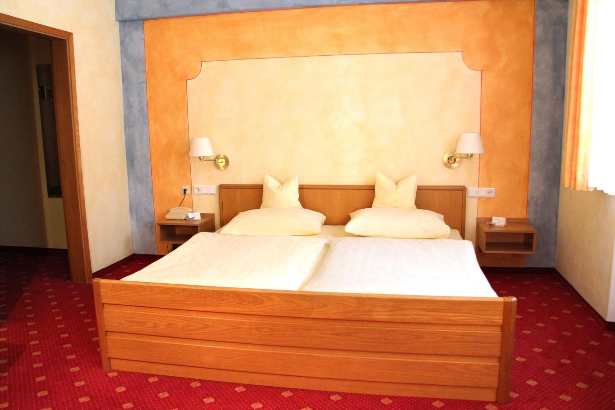 Hotel-Garni Goldener Schwan Bad Windsheim Kültér fotó